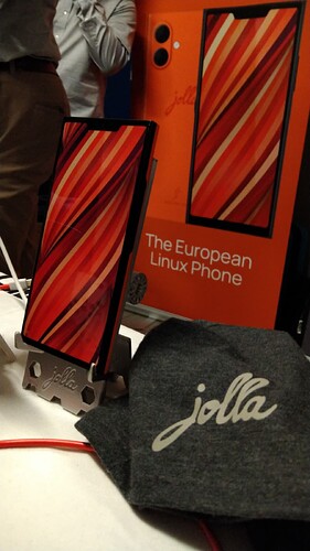 Jolla Phone and Pipo