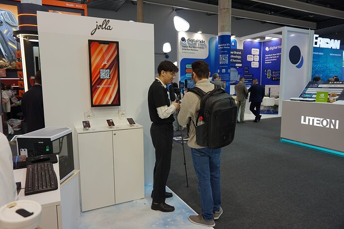 Phones and Jumbo (screen)