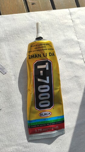 03_t7000_glue